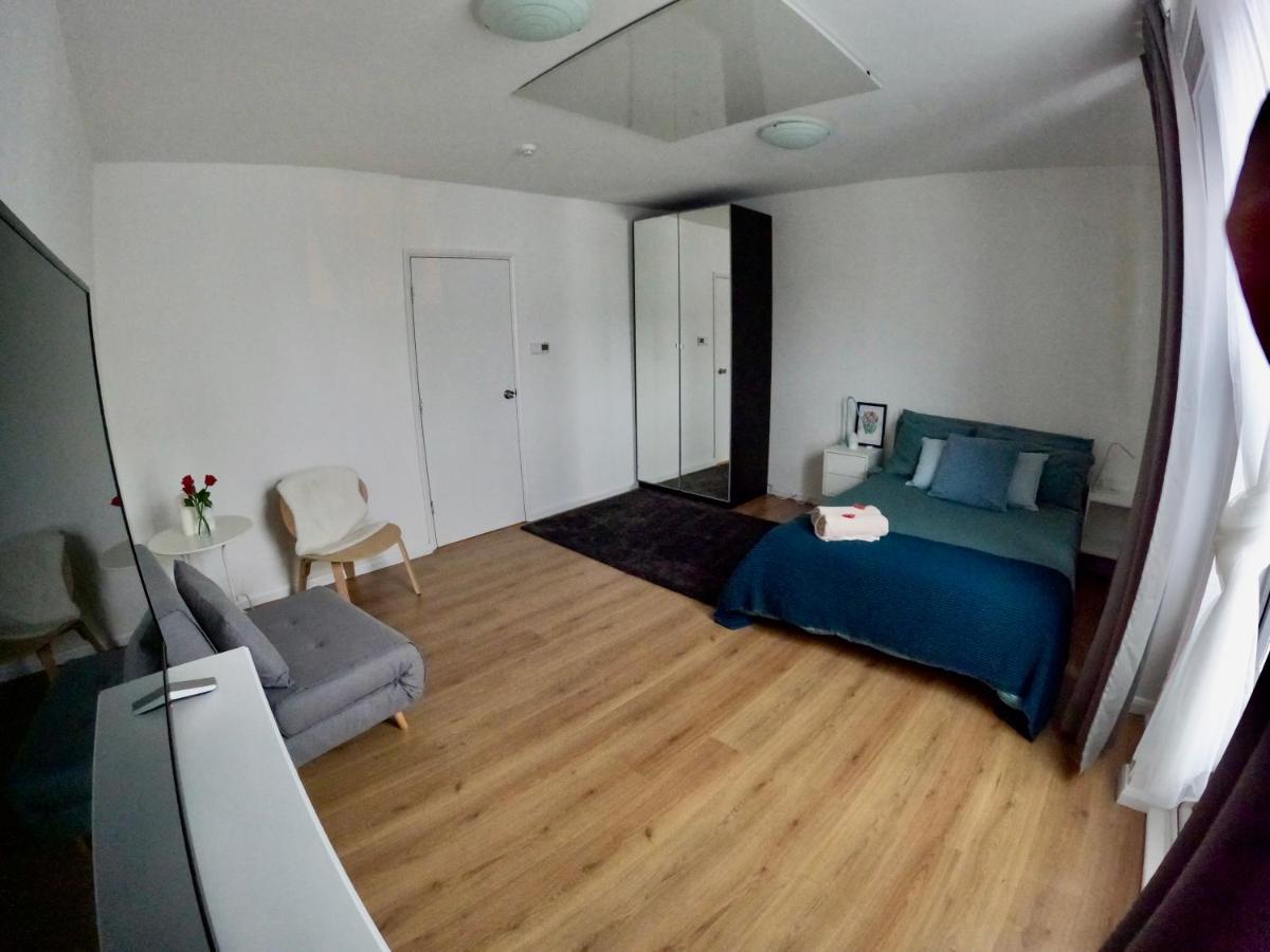 Lovely One Bedroom Flat In The Heart Of 런던 외부 사진