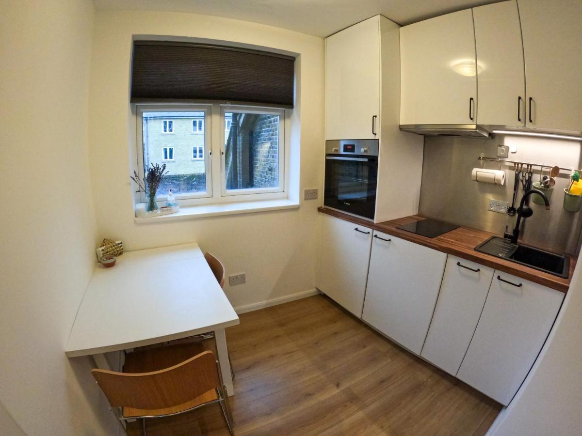 Lovely One Bedroom Flat In The Heart Of 런던 외부 사진